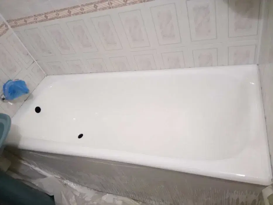 Bath after resurfacing in London