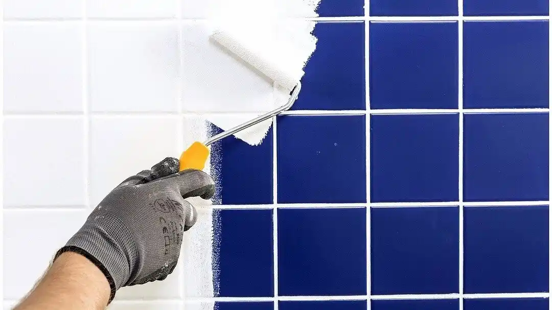 Tile painting / resurfacing around a bath